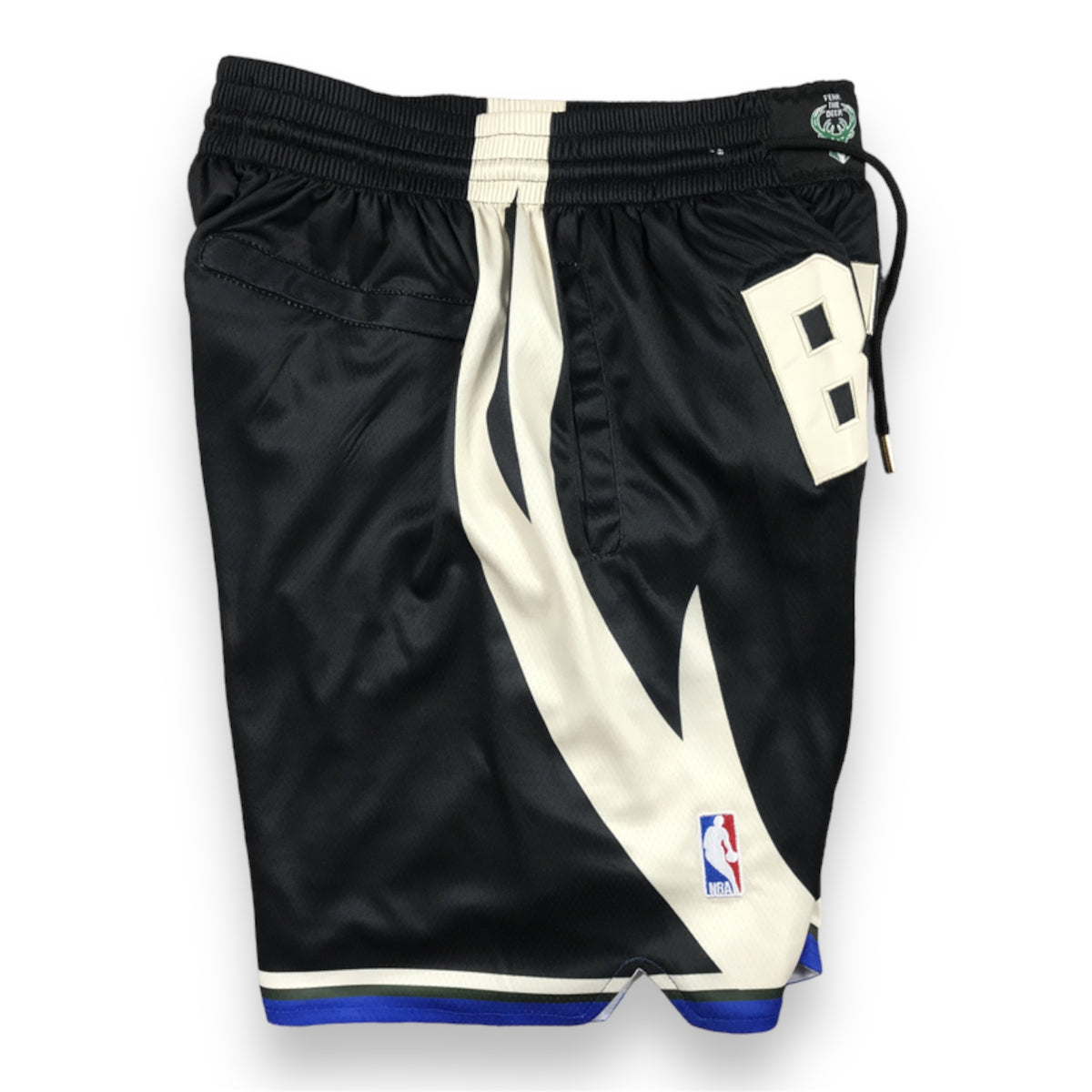 Calções City 2022-23 dos Milwaukee Bucks
